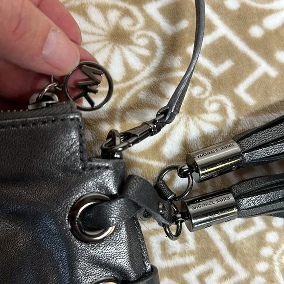 Micheal Kors Grey Metallic Wristlet- Bag - Picture 7 of 10